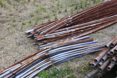 İnşaat için çelik takviyesi yığını, kapatın.