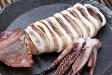 Lezzetli kızarmış mürekkep balığının yakın görüntüsü