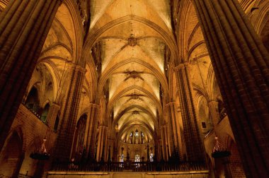 Antik katedral iç görünümü