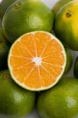 Yeşil mandalina. meyve arka planı. görünümü kapat