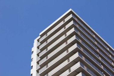 Şehrin modern binası