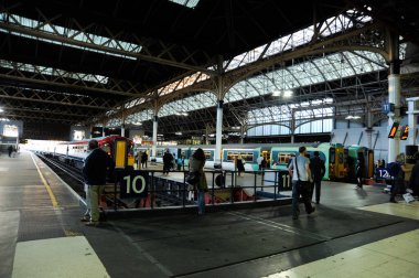 Şehrin tren istasyonu. 