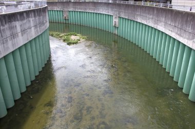 Japonya 'daki barajda endüstriyel su kanalı
