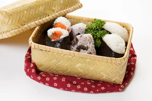 Japon geleneksel mutfağı, kutuda onigiri