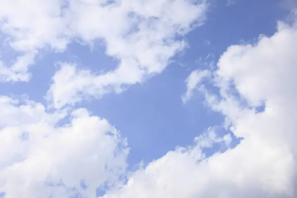 Fehér Cumulus Felhők Kék Háttér — Stock Fotó