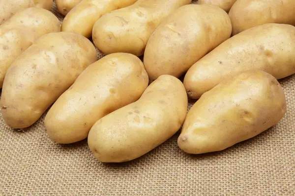 Fresh Raw Organic Potatoes — Stock Photo, Image