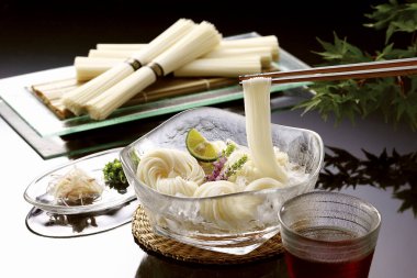 Lezzetli Asya yemekleri. Yakın çekim.