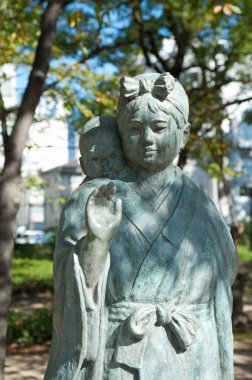 Şehirdeki ünlü tarihi heykel manzarası