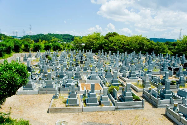 Cimitero Con Tombe Estate Giappone Sullo Sfondo — Foto Stock