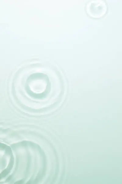 circles on water surface