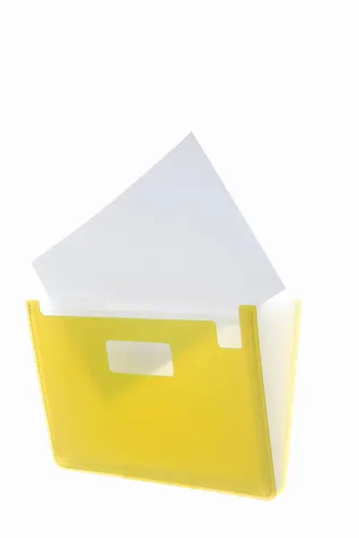 Желтая Пластиковая Папка Бумагами Белом Фоне — стоковое фото