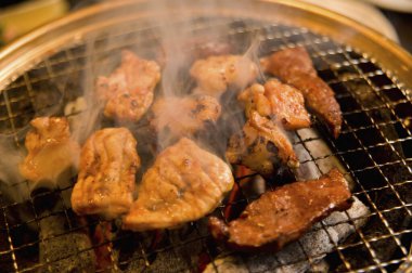 Japon bifteği ve sıcak barbekü.