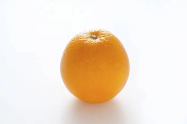 Спелый Желтый Оранжевый Белом Фоне — стоковое фото