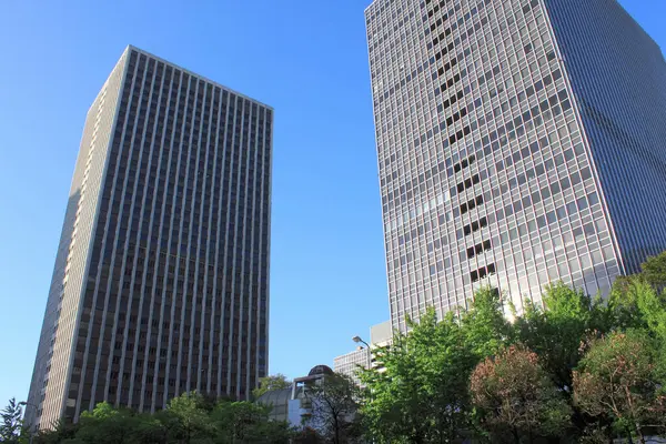 Modern binaların ön cephesi 