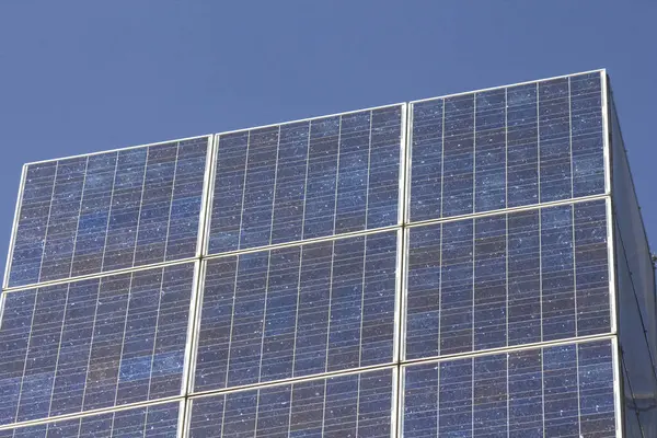 Sonnenkollektor Himmel Hintergrund Alternatives Energiekonzept — Stockfoto