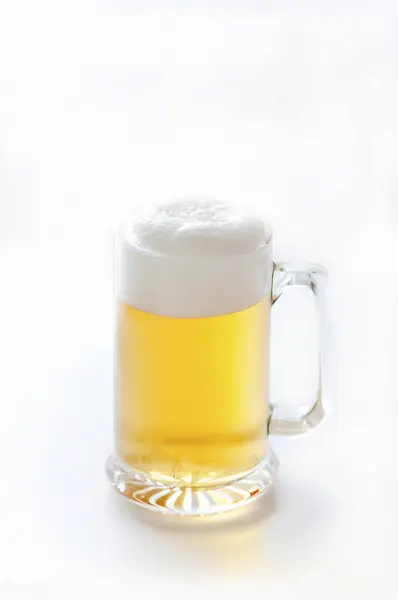 Kaltes Bier Einem Glas Hintergrund Nahaufnahme — Stockfoto