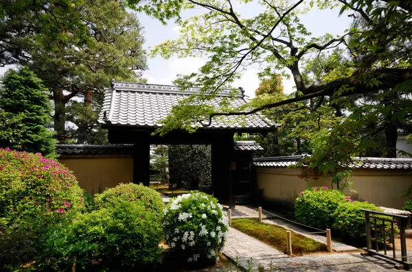 美丽的日本古代庙宇建筑风景 — 图库照片