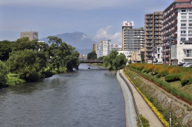 Gündüz şehir manzarası, şehir geçmişi 