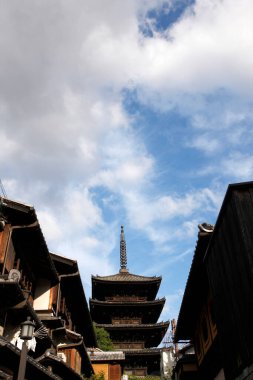  To-ji, Kyoto 'dan beş katlı Pagoda (gojunoto)