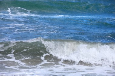 Köpüklü deniz dalgaları. Doğa, tatil konsepti