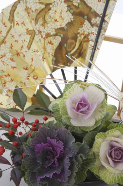 Buket, çiçek kompozisyonu, masada vantilatör, dekor. 