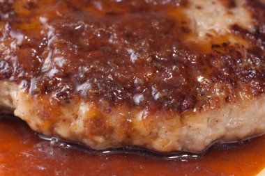 Lezzetli ızgara bifteğin yakın plan görüntüsü  