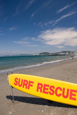 Japonya Hayama 'da sörf kurtarma ile Morito Plajı