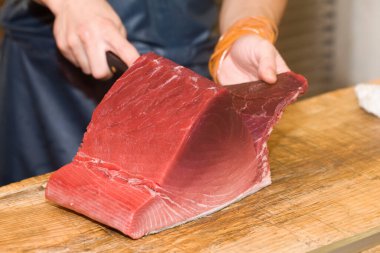 Pazarda taze çiğ balık