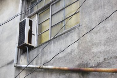 Eski beton tomurcuklanan dış görünüş