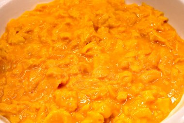 Yemek arkaplanda çırpılmış yumurta.