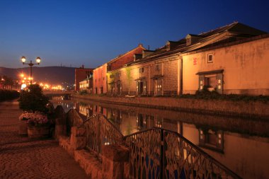 Japonya 'da nehri olan eski güzel evler