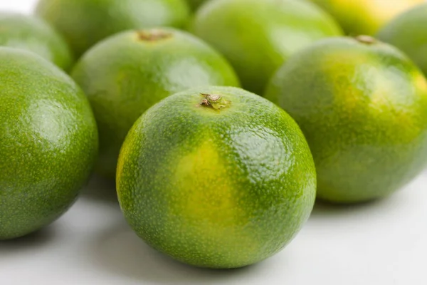 Mandarines Vertes Fond Fruits Vue Rapprochée — Photo