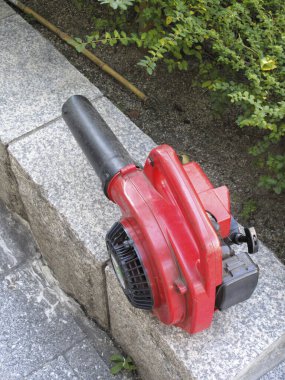 Zenoah el bilgisayarı parkta