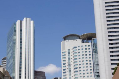 Şehirdeki modern binalar