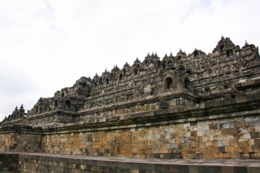 Endonezya 'daki Java adasında Yogyakarta yakınlarındaki Prambanan tapınağı 