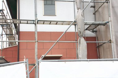 İskeleli inşaat alanı  
