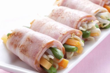 Sebzeli Pastırmalı Patatesler, yakın çekim.