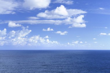 güzel deniz ve gökyüzü arka plan