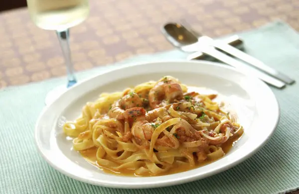 Pasta Mit Fischsoße Und Weißwein Aus Nächster Nähe — Stockfoto
