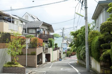 Çin 'de küçük bir şehir, tipik sokak manzarası. 