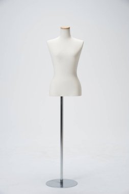 Manken beyaz arkaplanda izole edildi.