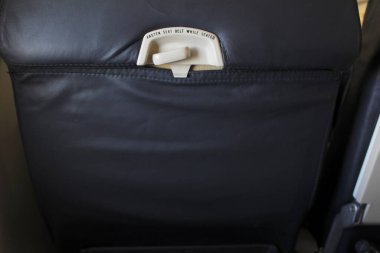 Eski bir uçağın koltuğu..