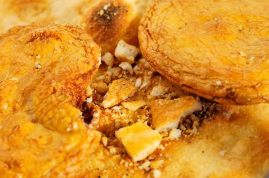 Kızarmış patates dilimleri.