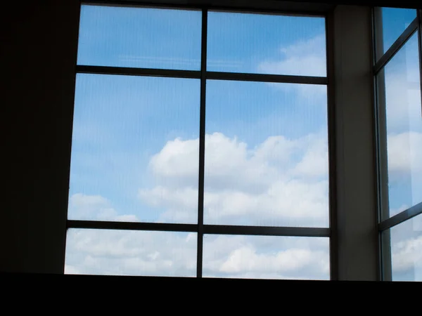 Fenster Mit Blauem Himmel — Stockfoto