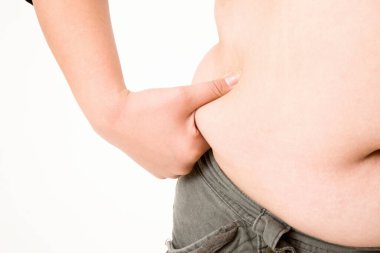 Beyaz arka plandaki şişman kadın..