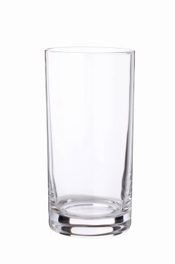 Beyaz arkaplanda izole edilmiş boş bardak