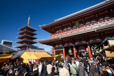 Asakusa Kaminarimon 'da yeni yıl.