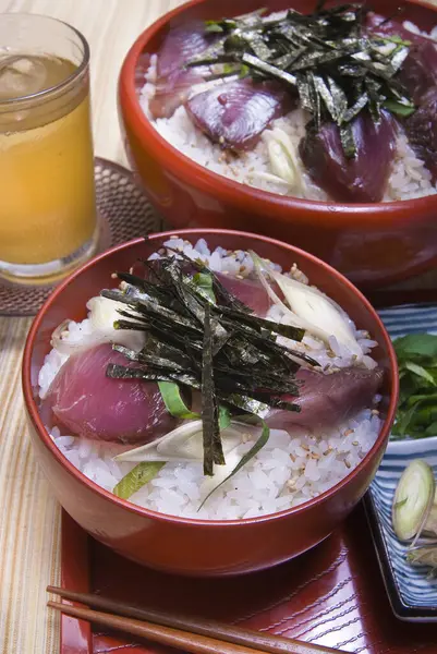 Tazones Delicioso Arroz Con Atún Cocina Japonesa — Foto de Stock