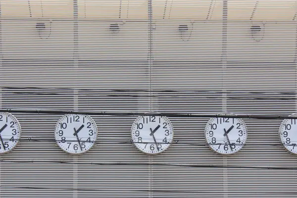 Zegary Robocze Ścianie Biura — Zdjęcie stockowe