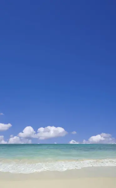Schöner Sandstrand Und Tropisches Meer — Stockfoto
